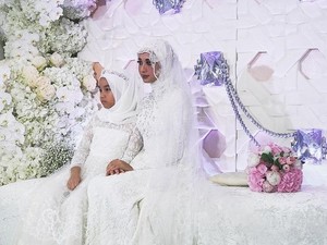 Resmi Menikah, Laudya Cynthia Bella Pakai Gaun Pengantin Rancangan Biyan