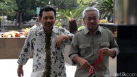 Djoko Indiarto dan Sudjarwanto saat akan diperiksa di Gedung KPK, Jakarta, Jumat (8/9/2017).