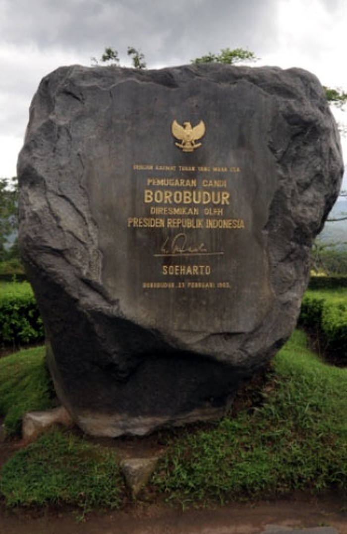 Sketsa Pemugaran Candi Borobudur 1983 - Foto 11