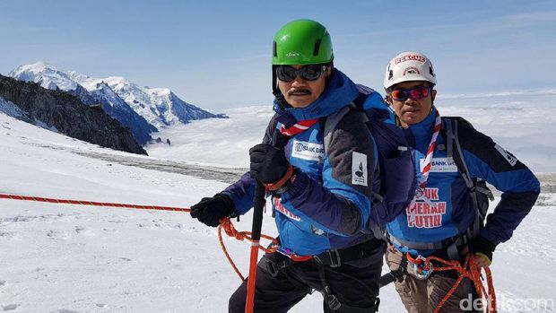 Hebat! Pramuka Taklukkan 3 Gunung di Eropa