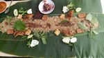 Enaknya Makan Siang Ramai-ramai Menyantap Nasi Liwet Sundaan Di Sini