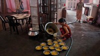 Memiliki keluarga yang besar membuat Ziona harus bisa membagi rumahnya. Ia membangun 100 kamar di dalam rumah (Adnan Abidi/Reuters)