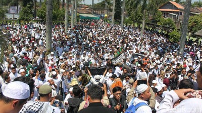 Foto: Aksi Rohingya di Masjid An Nuur Magelang, Ramai!