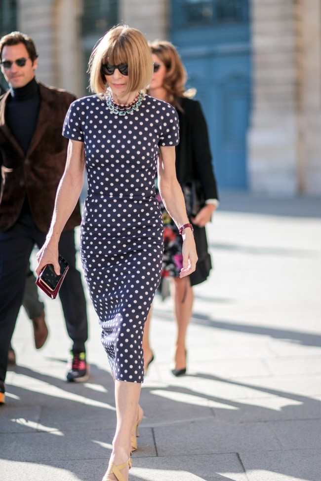 Anna Wintour, wanita yang menjabat sebagai editor in chief Vogue sejak 1988 ini tentu tak luput dari perhatian dengan rambut bobnya yang ikonik. Gaya Anna adalah klasik dan timeless, gambaran tepat untuk gaya ladylike yang sesungguhnya. Foto: Ist.