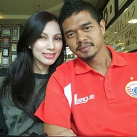 Tribuana Tungga Dewi adalah seorang istri dari Bambang Pamungkas yang merupakan pemain sepak bola di klub Persija Jakarta dan juga striker timnas Indonesia. Foto: Instagram