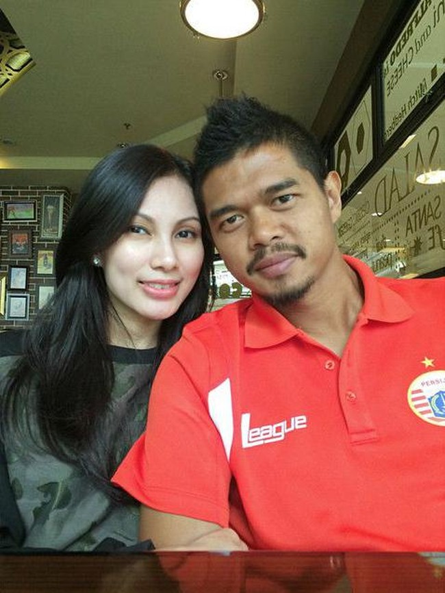 Tribuana Tungga Dewi adalah seorang istri dari Bambang Pamungkas yang merupakan pemain sepak bola di klub Persija Jakarta dan juga striker timnas Indonesia. Foto: Instagram