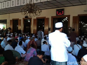 Jenazah Wali Kota Pekalongan Disalatkan di Masjid Kauman