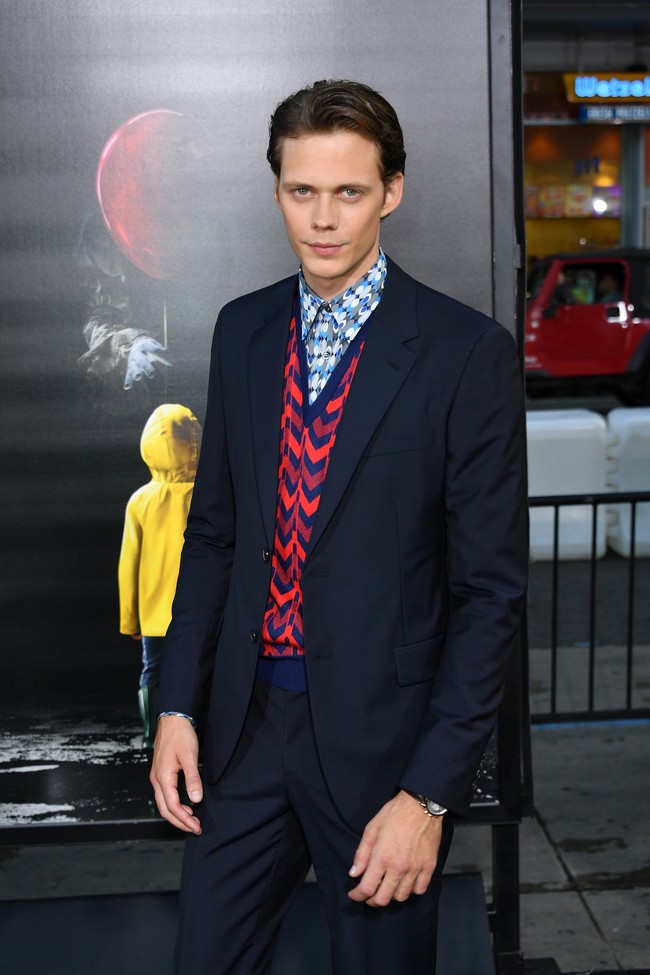 Butuh 2,5 jam untuk mengubah wajah tampan Bill sebagai Pennywise. Foto: Neilson Benard/Getty Images