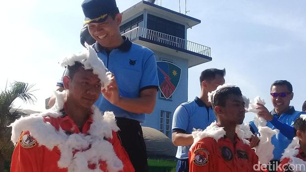 Uniknya Ritual Penyambutan Pilot Baru di Lanud Iswahyudi