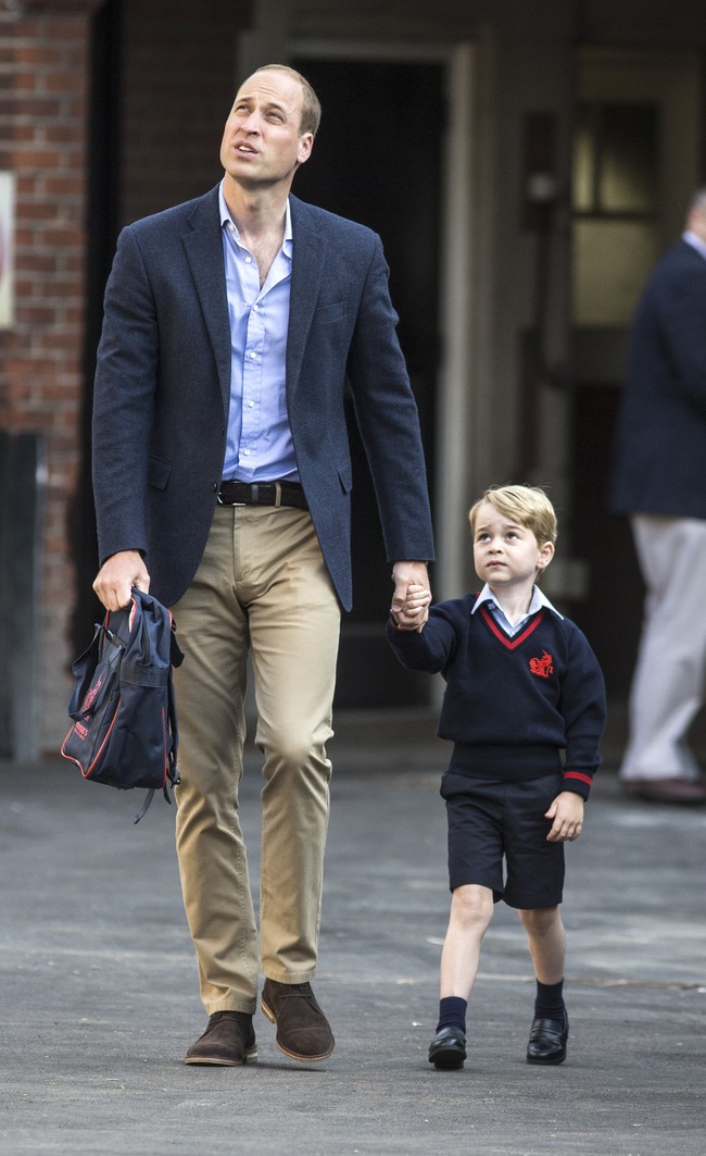 Dikutip dari US Magazine, seragam ala Thomass Battersea juga bisa dibeli di department store John Lewis seharga US$ 446 atau Rp 5,8 juta. Foto: Dok. Getty Images/Kensington Palace