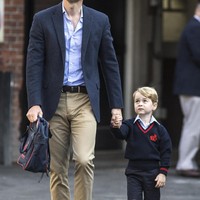 Dikutip dari US Magazine, seragam ala Thomass Battersea juga bisa dibeli di department store John Lewis seharga US$ 446 atau Rp 5,8 juta. Foto: Dok. Getty Images/Kensington Palace