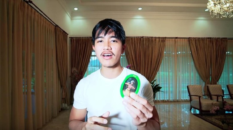 Perbandingan Gaya Rambut  Kaesang Pakai  Pomade  dan Jokowi