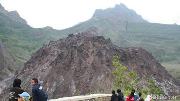 Gunung Kelud yang menjadi destinasi wisata alam
