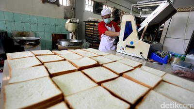 Keren! Begini Produksi Roti di Lapas Narkotika Jakarta