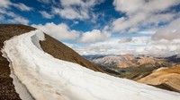 Tak sedikit wisatawan datang ke Pegunungan Yukon untuk menemukan emas versi mereka. Contohnya seperti bebatuan sedimen yang menjadi bukti akan event Snowball Earth (Vivien Cumming/BBC)