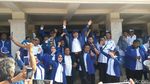 Melihat Sylviana Murni Ziarah di Kalibata dengan Jas Biru PD