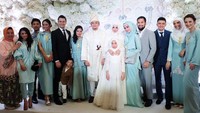 Mulai dari Julie Estelle hingga Shireen Sungkar hadir dalam pesta pernikahan yang diadakan di kawasan elite Binjai 8 Kuala Lumpur, Malaysia. Foto: Instagram
