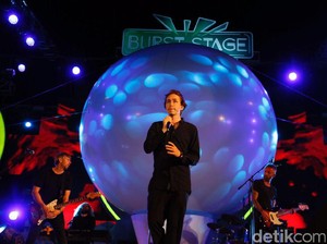 Encore Berulang Kali, Mew Puaskan Penonton Soundrenaline 2017