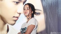 Bergaya santai saja, Michelle Ziudith terlihat cantik. Foto: Ismail