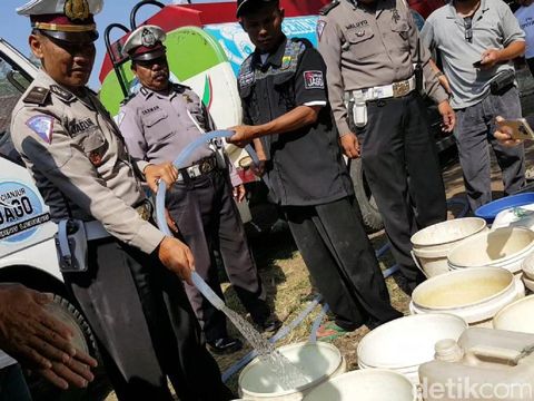 Polantas Cianjur Rayakan Hari Jadi Bersama Warga Korban Kekeringan