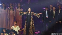 Sejumlah lagu hits, sebut saja Bawa Daku, Di Dadaku Ada Kamu, Cium Pipiku dan Cinta pun tak ketinggalan untuk dibawakan. (Ismail/detikHOT)