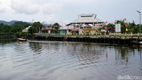 Meski tren batu bacan sedang meredup beberapa tahun terakhir, tetapi itu jangan jadi penghalang bagi traveler untuk berkunjung ke sini. Mari melancong ke Pulau Bacan! (Wahyu/detikTravel)