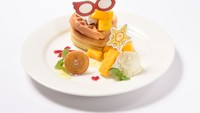 Warna kuning melengkapi Love Me Chain Waffles dari Sailor Venus. Foto: Istimewa