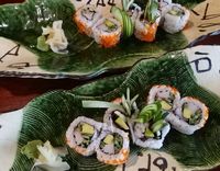 Meracik <i>California Roll</i>, Sushi Fusion Paling Top Buatan Chef Itoph