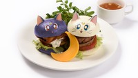 Dimulai dari menu utama, ada kucing Luna dan Artemis dalam burger Good Friends Luna and Artemis Burger. Tampilannya begitu menggemaskan! Foto: Istimewa