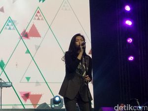 Penampilan Isyana Sarasvati Bikin Penonton Ikut Nyanyi Bareng