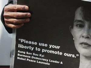 Krisis Rohingya, Mengapa Aung San Suu Kyi Tidak Beraksi?