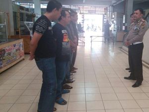Terciduk! 6 Calo SIM Berkeliaran di Pasar Segar Depok