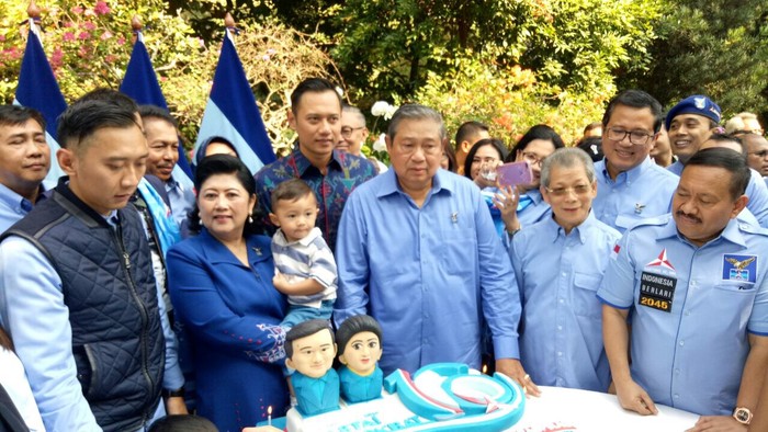 SBY Perintahkan PD Bantu Pemerintah, Sinyal Gabung Kabinet Kerja?