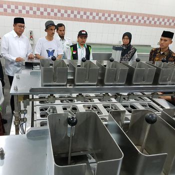 Menag Cek Katering dan Hotel Jelang Pergeseran Jemaah ke Madinah 
