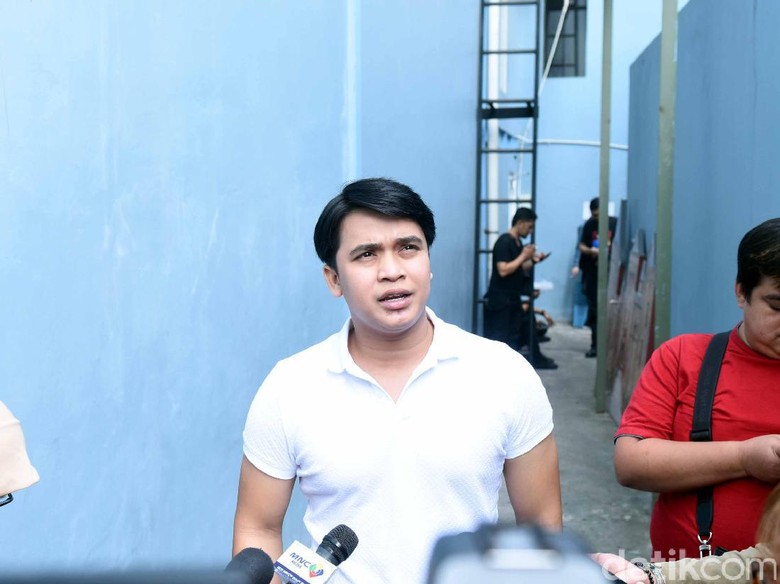 Billy Syahputra Jual Mobil Olga ke Susan Sameh Billy Syahputra Jual Mobil Olga ke Susan Sameh