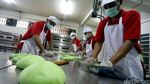 Keren! Begini Produksi Roti di Lapas Narkotika Jakarta