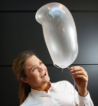 Nyam! Selain Bisa Melayang Cantik, Balon Ini Juga Bisa Dimakan