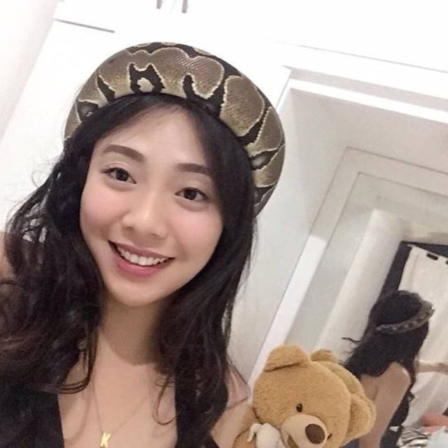 Kheny mengatakan jika Damien adalah ular yang penurut dan menggemaskan. Foto: Facebook Kheny Soliva Berco