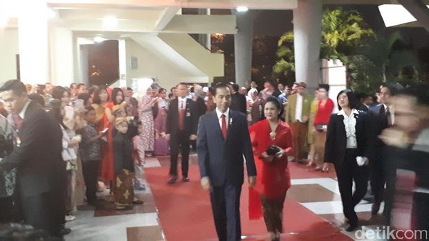 Presiden Jokowi Hadiri Resepsi Keponakan Ibu Iriana di 