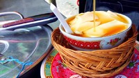 Bu Sukardi ialah penjual wedang tahu yang terkenal di Jogja. Buka pagi hari, sudah banyak orang yang antre wedang tahu ini. Ada 5 cabang wedang tahu milik Bu Sukardi yaitu di Kranggan, Pasar Pathuk, Pasar Prawirotaman, Mirota Garden dan Selatan XT Square.