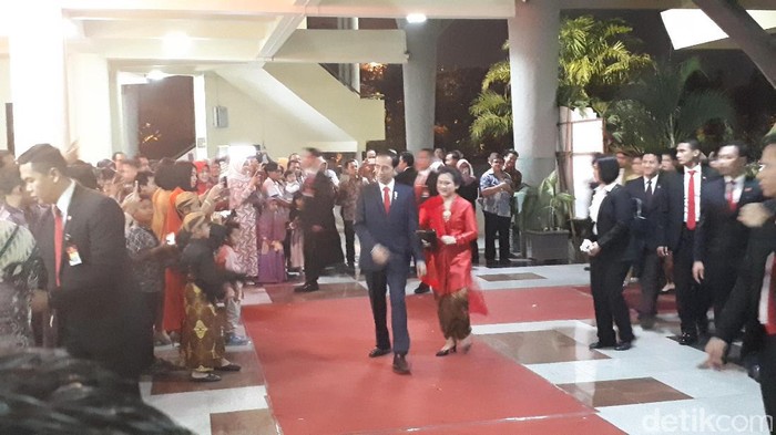 Presiden Jokowi Hadiri Resepsi Keponakan Ibu Iriana di Surabaya