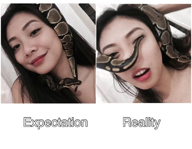 Namun bukan hanya wajah cantik saja yang membuatnya viral. Kheny semakin menjadi bahan perbincangan karena hewan peliharaan tak biasa. Ia diketahui memelihara seekor ular. Foto: Facebook Kheny Soliva Berco