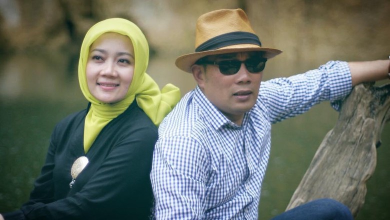 Saat Kang Emil Candai Tatapan Si Cinta Saat Kang Emil Candai Tatapan Si Cinta