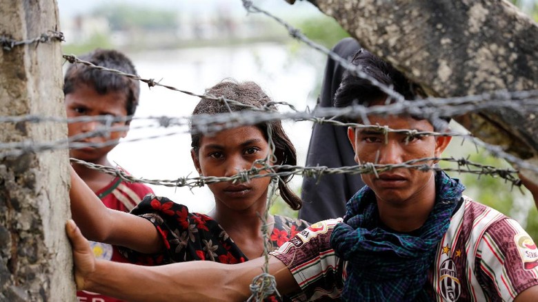 Terus Bertambah, 313 Ribu Warga Rohingya Mengungsi ke Bangladesh Terus Bertambah, 313 Ribu Warga Rohingya Mengungsi ke Bangladesh