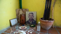 Beberapa orang dalam pemujaannya juga mengorbankan hewan. Hal ini dilakukan untuk menghormati roh leluhur, Orishas (Marco Bello/Reuters)