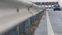 Jalan tol mulus tersebut diresmikan Presiden Jokowi di gerbang tol (GT) Mojokerto, Desa Penompo, Jetis, Mojokerto, Minggu (10/9/2017).