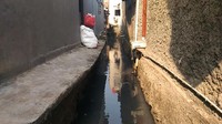 Kadang sore keluarnya kentel banget. Kalo warnanya kadang ngejreng banget kadang engga. Kalo bau sih ya wajar kaya bau got biasanya, kata Anto.  
