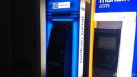 Ia langsung berlari ke salah satu ATM di pojok rumah sakit itu. Ia menarik empat kali di ATM BCA. Uangnya di rekening hanya tertinggal 5 juta lebih. Namun uang itu belum cukup. Akhirnya bayi Debora tidak jadi dimasukkan ICU. Pukul 09.00 WIB, kabar duka itu datang, Debora meninggal.  