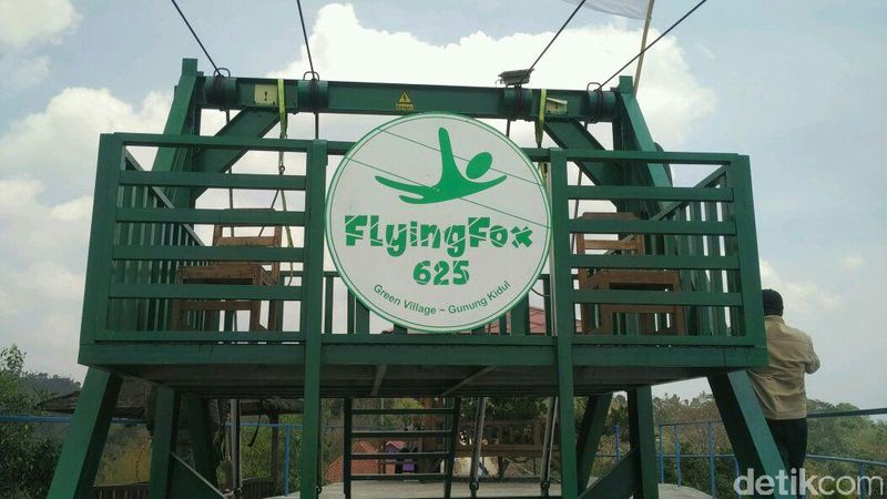 Foto: Flying Fox Sepanjang 625 Meter di Gunungkidul, Berani?