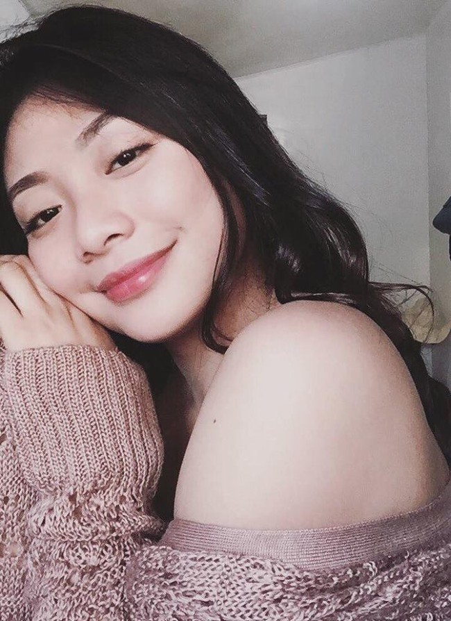 Selain ular, Kheny pun berencan untuk memelihara buaya dan laba-laba. Seram ya! Foto: Facebook Kheny Soliva Berco